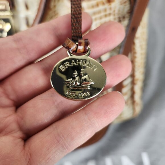 Brahmin Elisa Hobo Shoulder Bag Brown Cream Croc Embossed Leather Gold Hardware - Picture 2 of 16